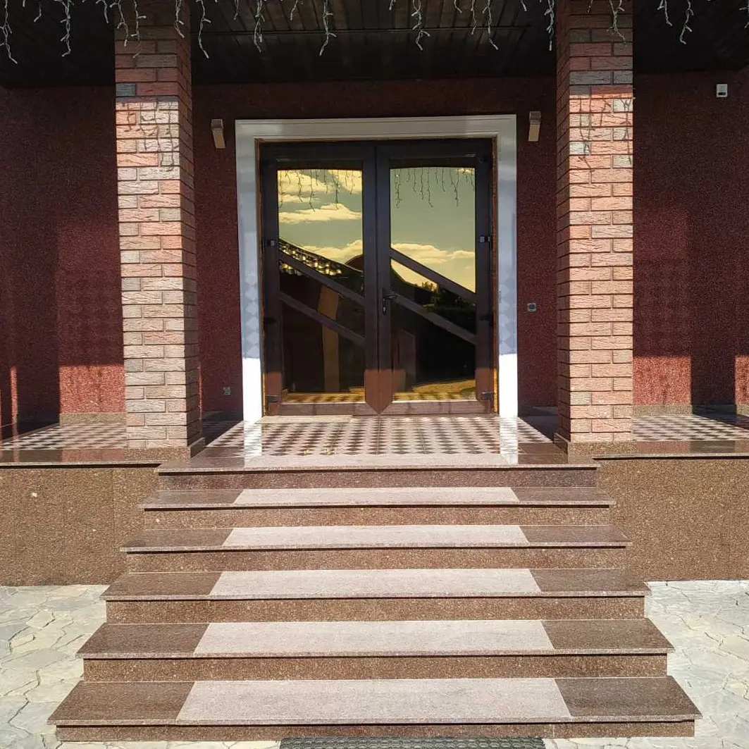 Виготовлення гранітних сходів на замовлення, оздоблення сходів, ґанок із граніту