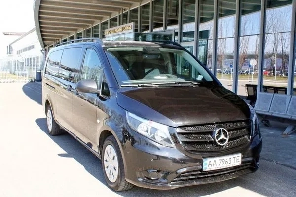 279 Мікроавтобус на весілля трансфер Mercedes Vito 447 чорний