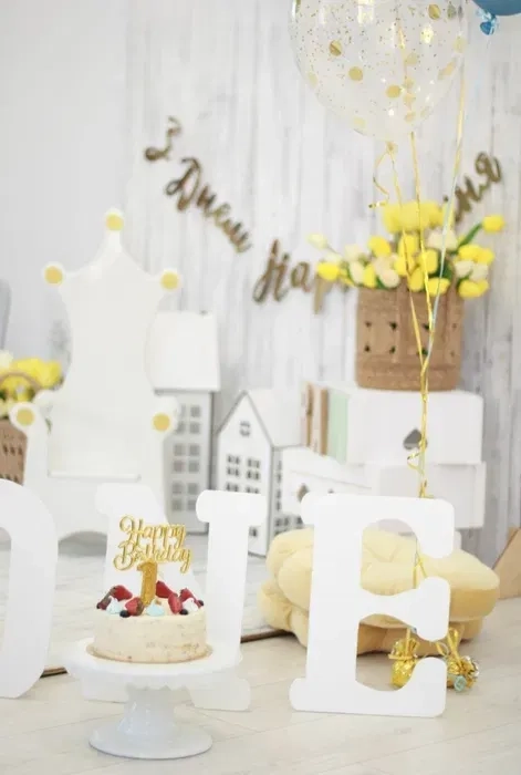 Декор для фотозони стільчик-трон дитячий