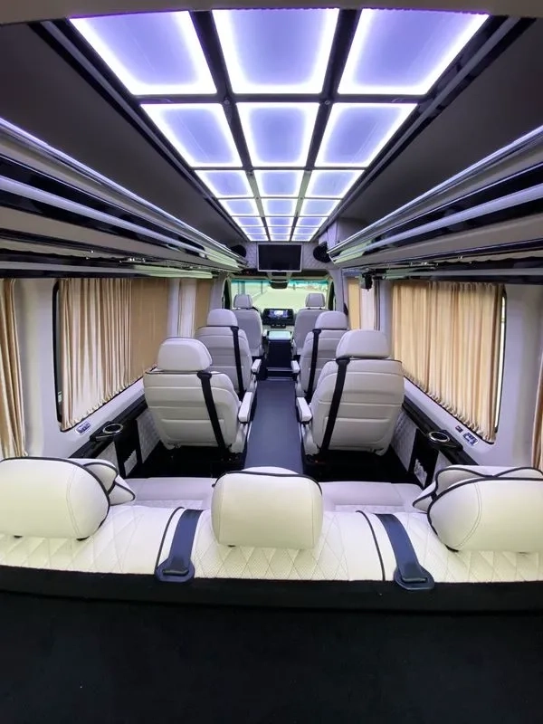 425 Мікроавтобус на весілля Mercedes Sprinter 8 місць з водієм