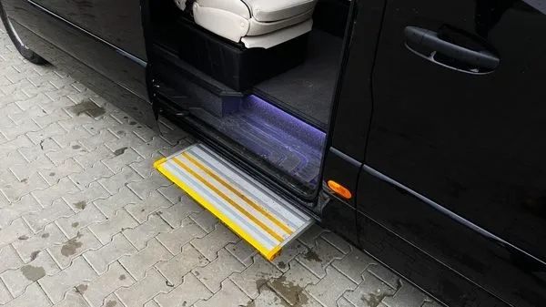 425 Мікроавтобус на весілля Mercedes Sprinter 8 місць з водієм