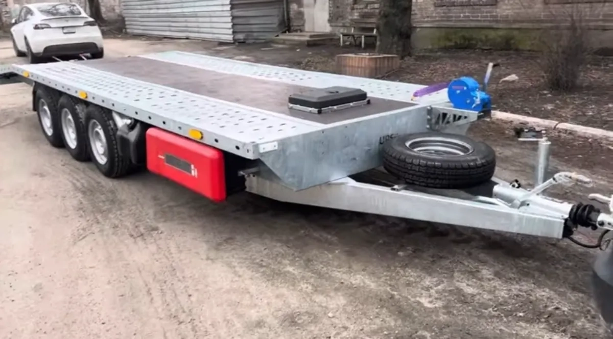 Лафет автовоз эвакуатор 6м. Х 2.1м.