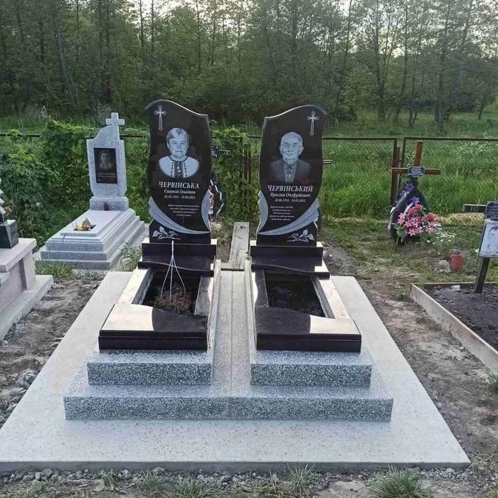 Ремонт старих пам'ятників. Залиття Обмосток. Вирівнювання пам'ятників