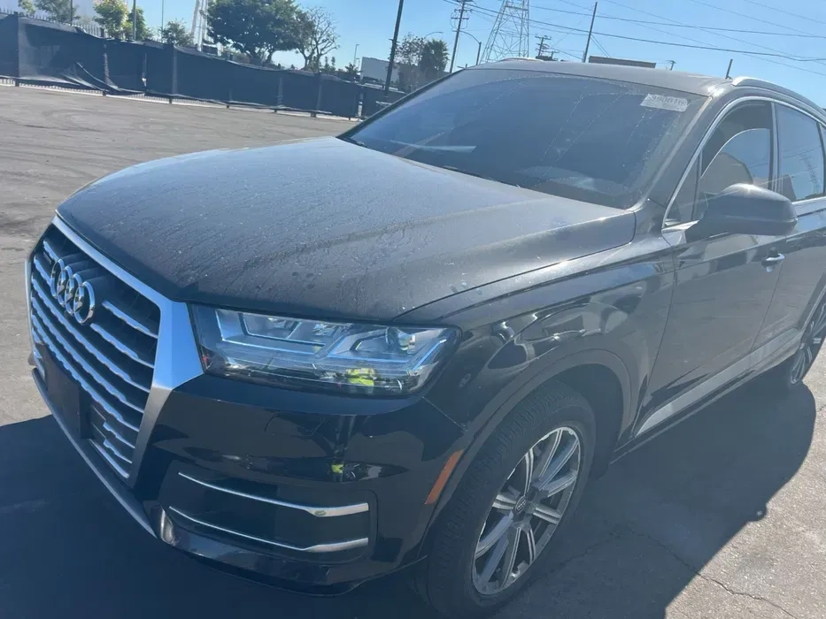 Приватний, тверезий водій на своєму авто, можна на вашому