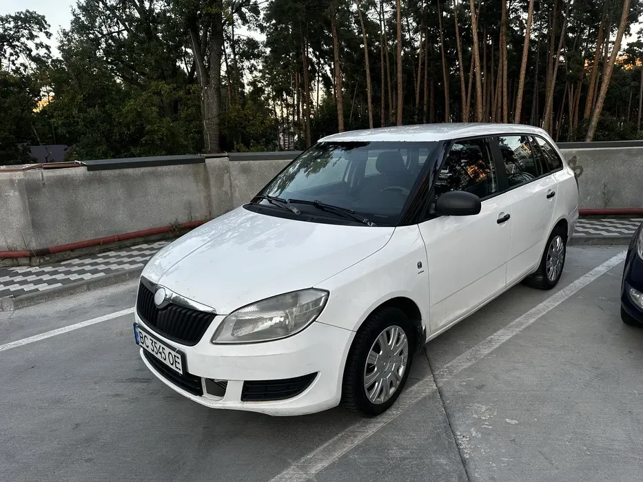 Авто skoda fabia 2010 1.6 дизель універсал