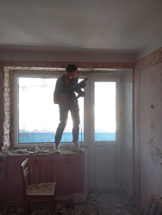 Демонтажні роботи копка траншей вигрібних ям , монтаж труб каналізації