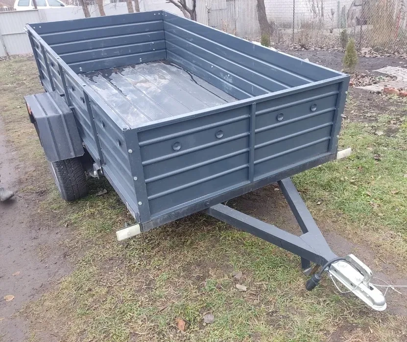 Легковий причеп