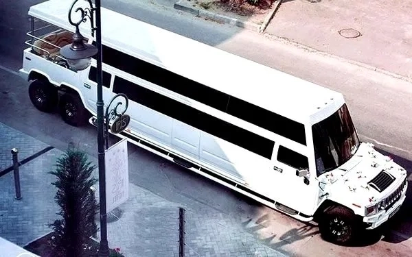 032 Лімузина Хаммер H2 на весілля в Києві – ефект, комфорт