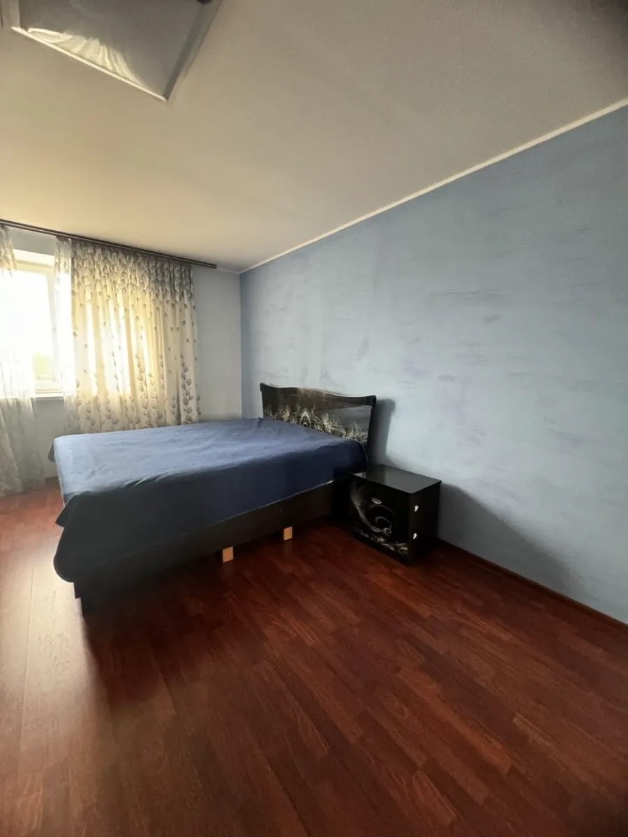 Половина будинку с.Зимна Вода навпроти трьох слонів біля кільцевої дороги