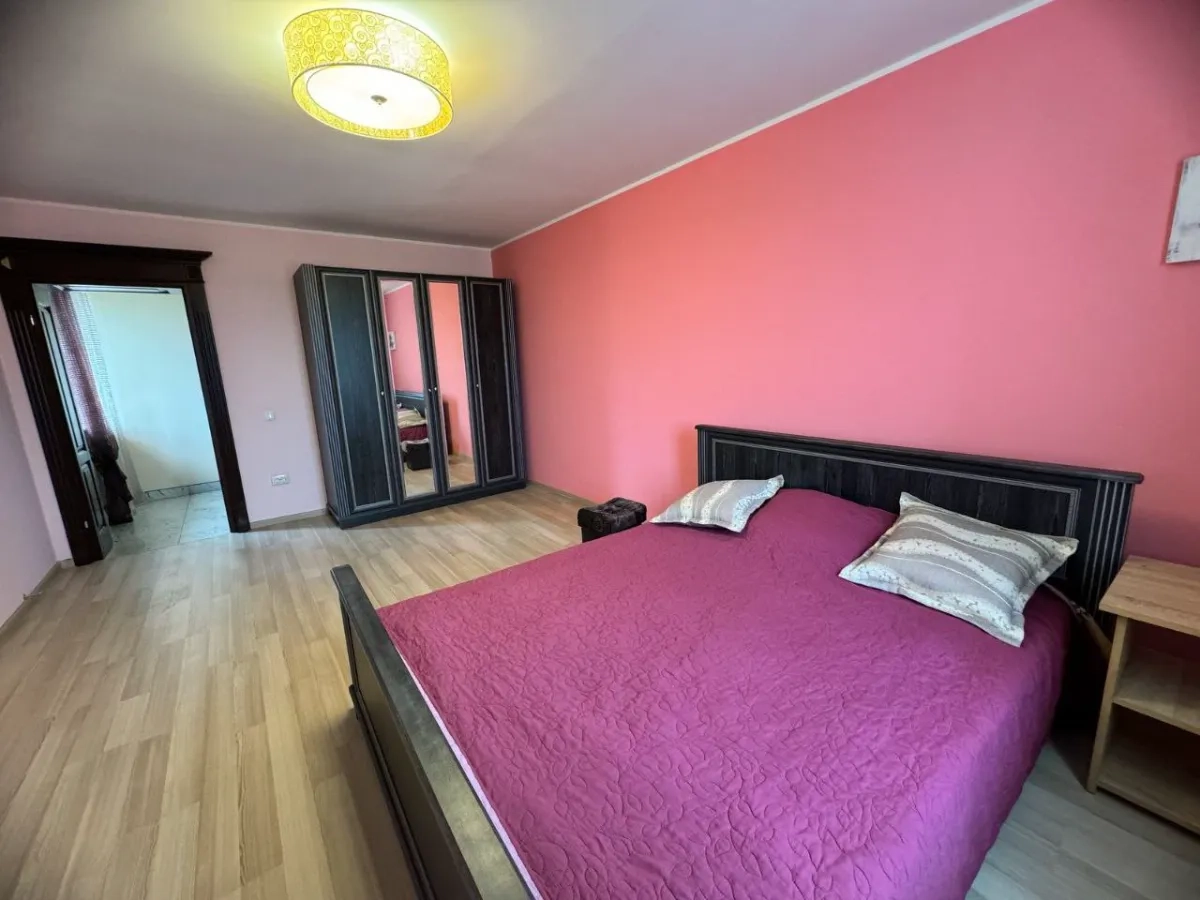 Половина будинку с.Зимна Вода навпроти трьох слонів біля кільцевої дороги