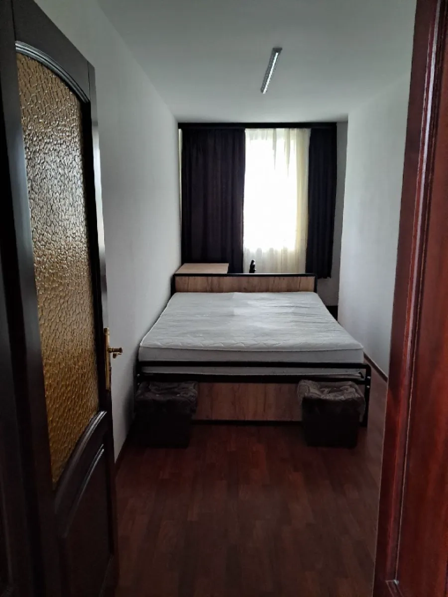 Половина будинку с.Зимна Вода навпроти трьох слонів біля кільцевої дороги