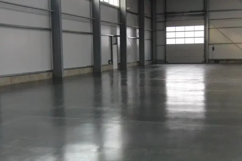 Улаштування топінгових бетонних підлог | Промислові безпилові покриття