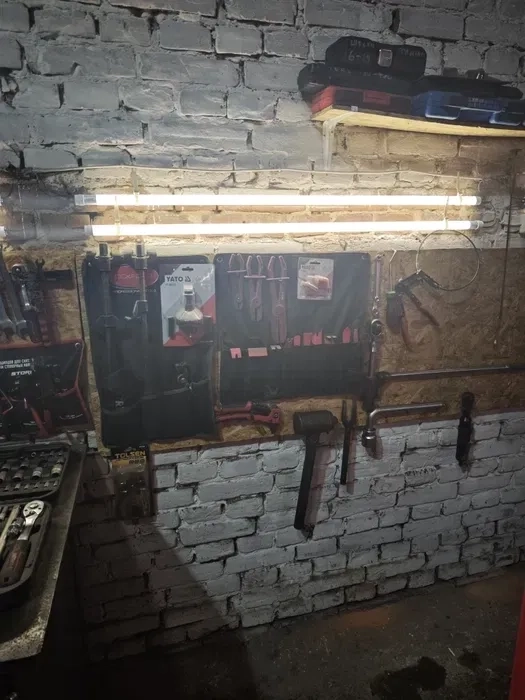 Підйомник та тепле, обладнане місце для СТО. Робоча зона в Лубнах