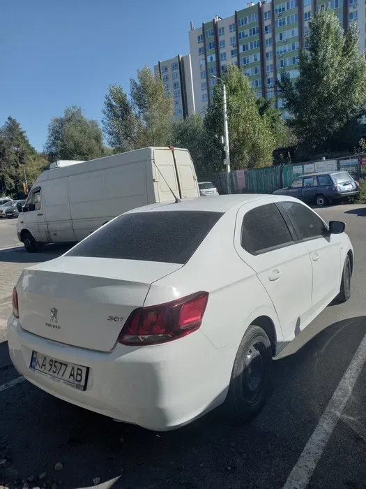 Авто 301 пежо в ідеальному стані