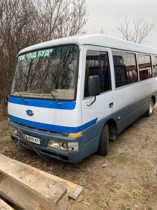 Автобус на 18 місць