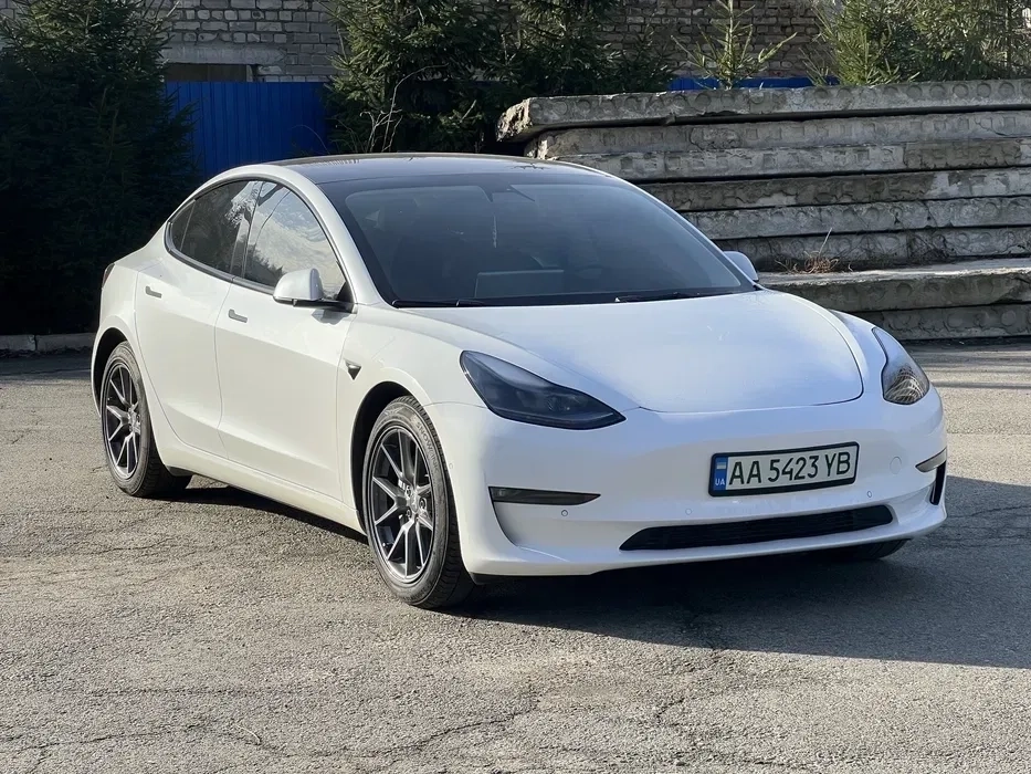 Авто Tesla Model 3 2021р