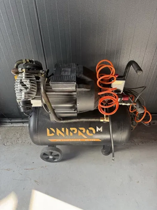 Повітряний компресор Dnipro-M AC-50 V.