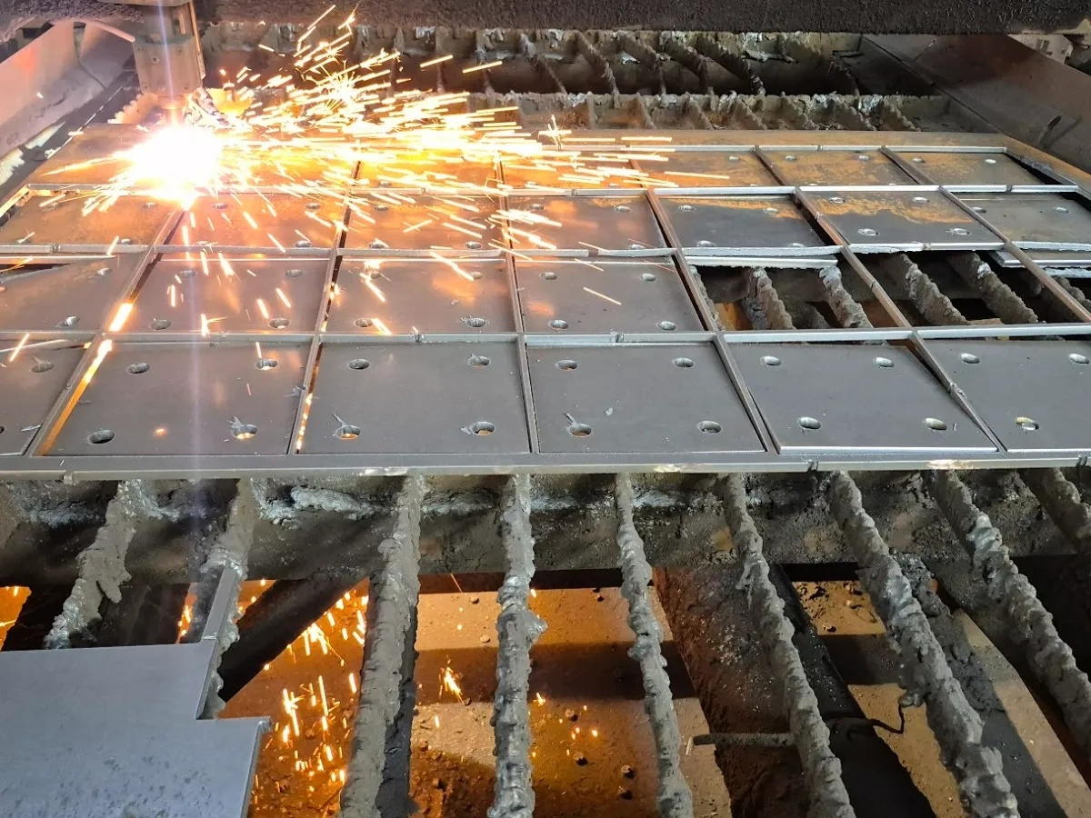 плазмовий крій листового металу товщиною до 35 мм