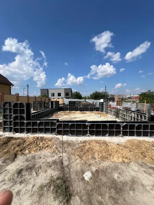 Монолітна стінова фундаментна опалубка