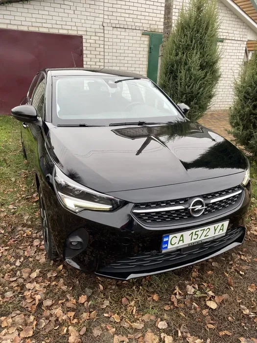 Автомобіль Opel Corsa E 2020 року. Електро, реальний запас ходу 280-300 (в залежності від манери їзди).