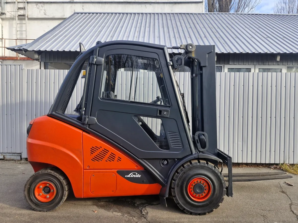 Навантажувач LINDE H30D