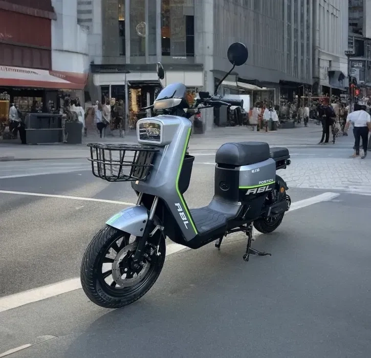 Електроскутер 75км/година 150км |