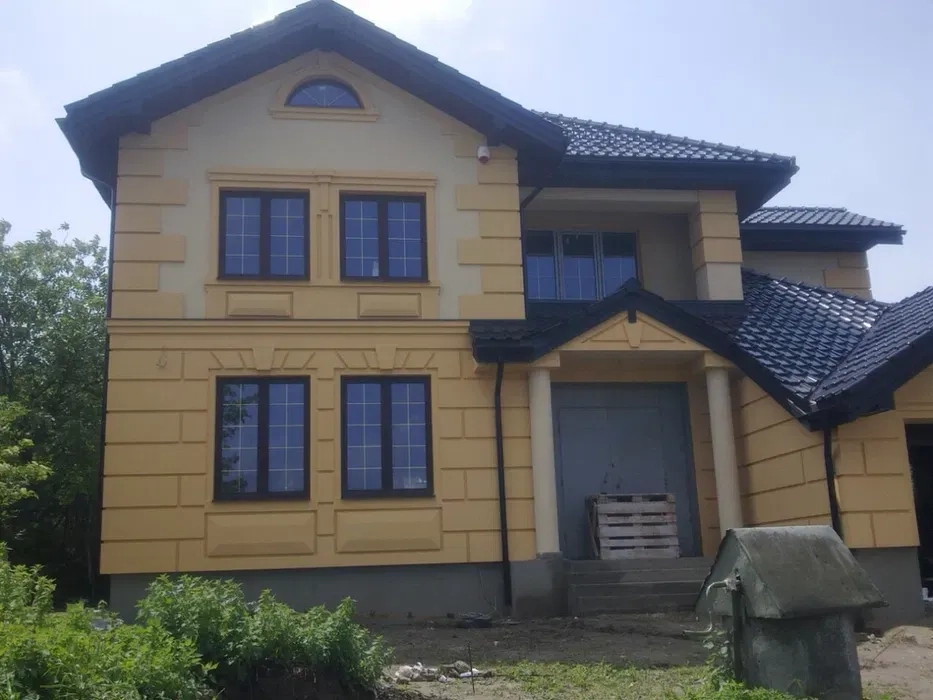 Надійні Дахи та Якісні Покрівельні Роботи — Монтаж та Ремонт