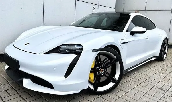 135 Porsche Taycan Turbo без водія в Києві