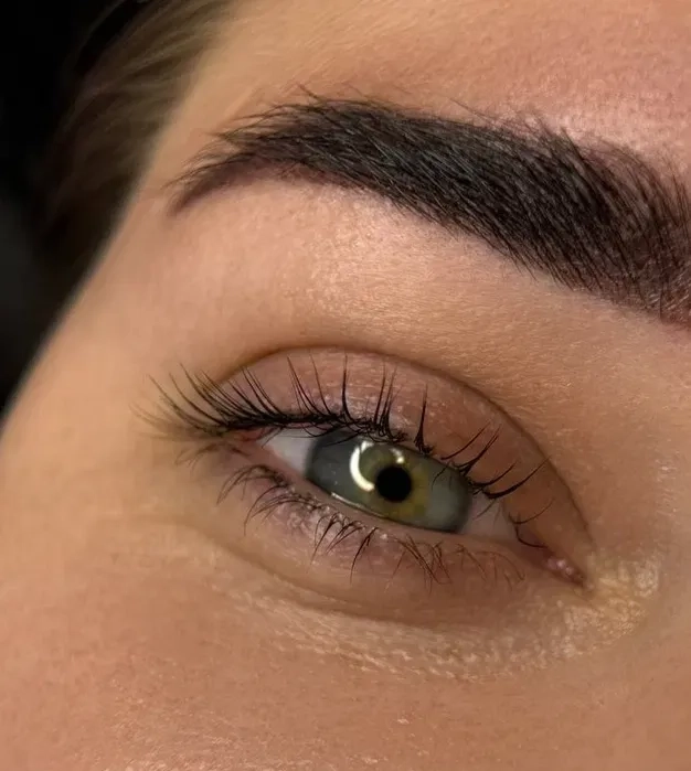 Ламінування вій та брів/фарбування та корекцію брів