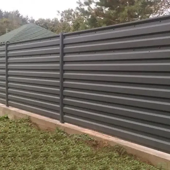 Професійне встановлення парканів з металопрофілю «під ключ»(Від 500 грн. м./пог.)