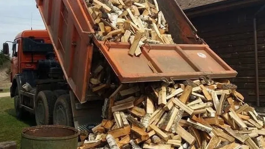 Доставляєм дрова