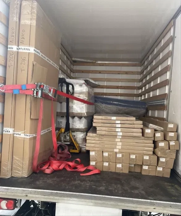 Вантажні перевезення Бусом до 3т *20м³ Гідроборт