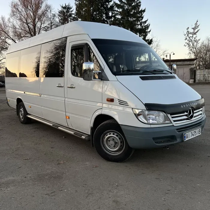 Автобус Mercedes