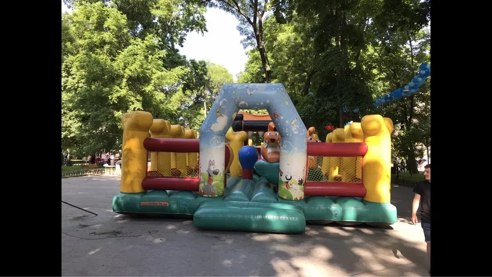 Надувний атракціон. Гірка .Груша. Аерохокей. Батут