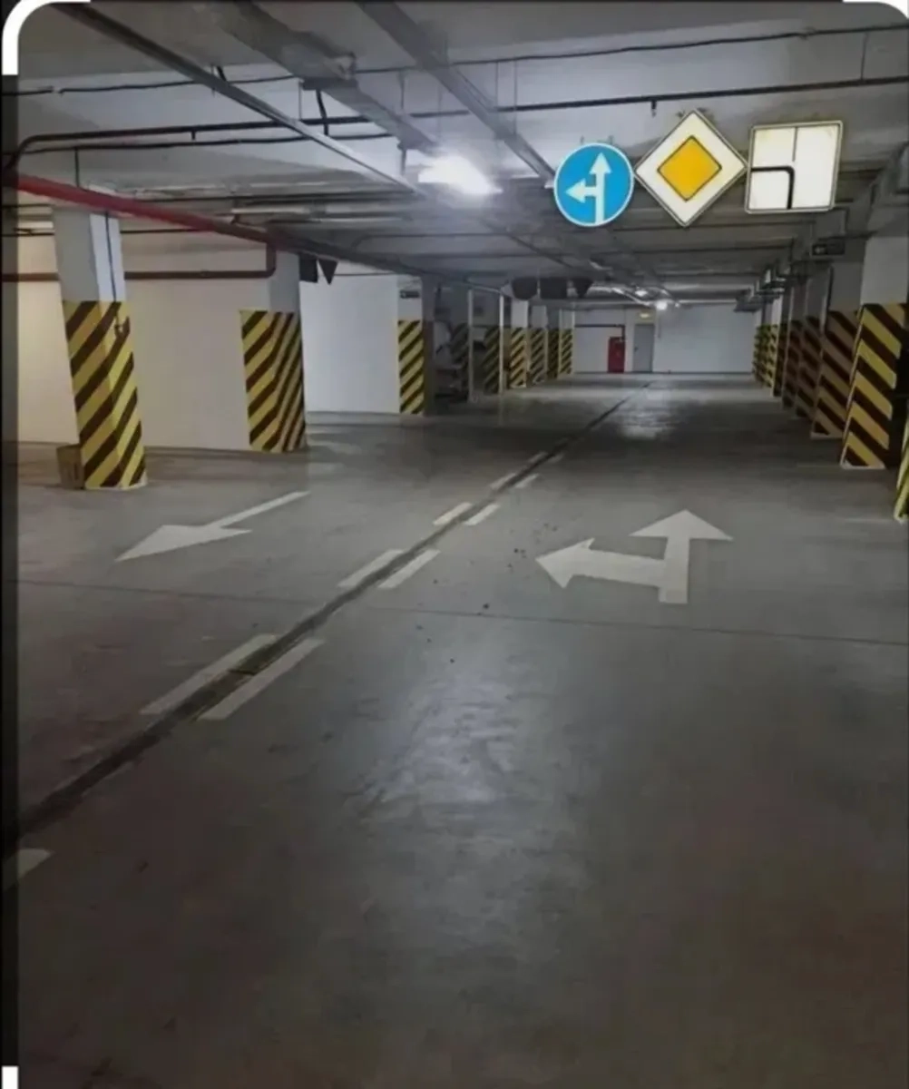 Власне паркомісце у ЖК «Рів'єра»