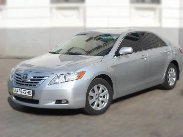 156 Авто на весілля Toyota Camry срібляста