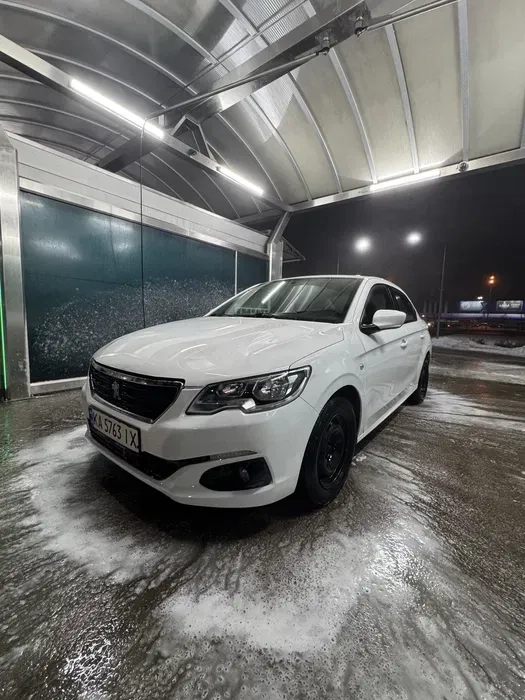 Peugeot 301 — Економічне та надійне авто