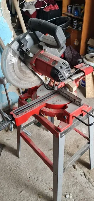 Пила торцева з протяжкою.