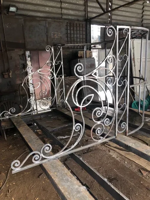 Металеві вироби, художня кавка, решітки, сходи, ворота та інше
