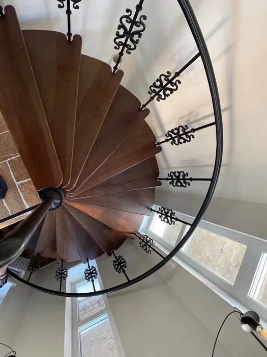 Металеві вироби, художня кавка, решітки, сходи, ворота та інше