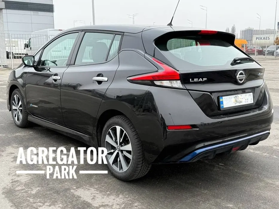 Електромобіль Nissan Life