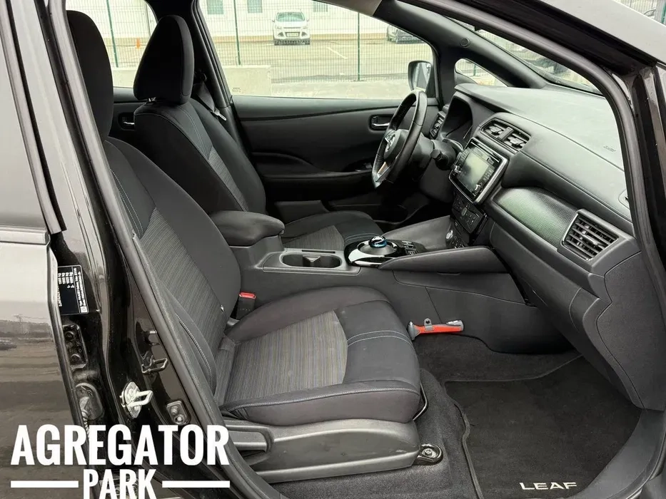 Електромобіль Nissan Life