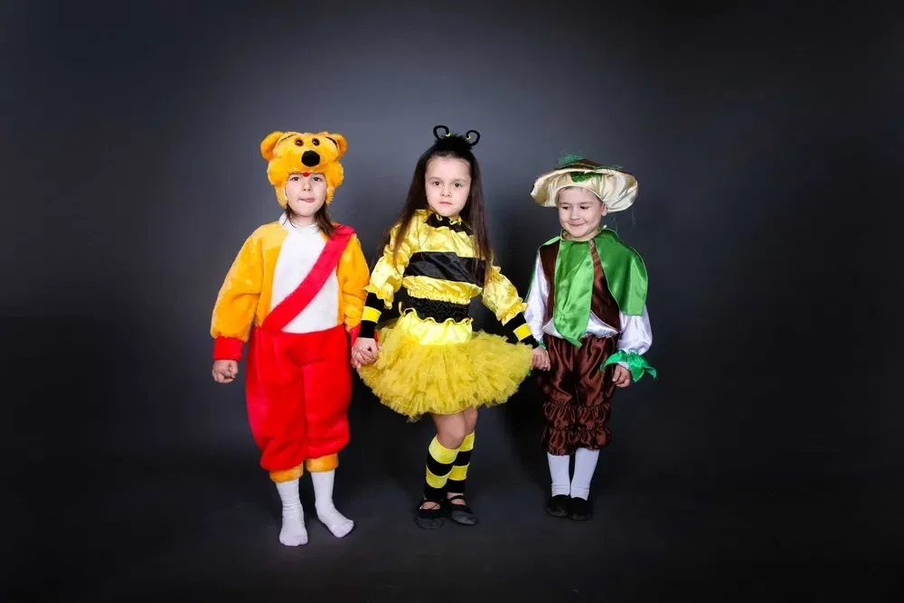 Карнавальні костюми у Львові. Плаття до Першого Причастя.