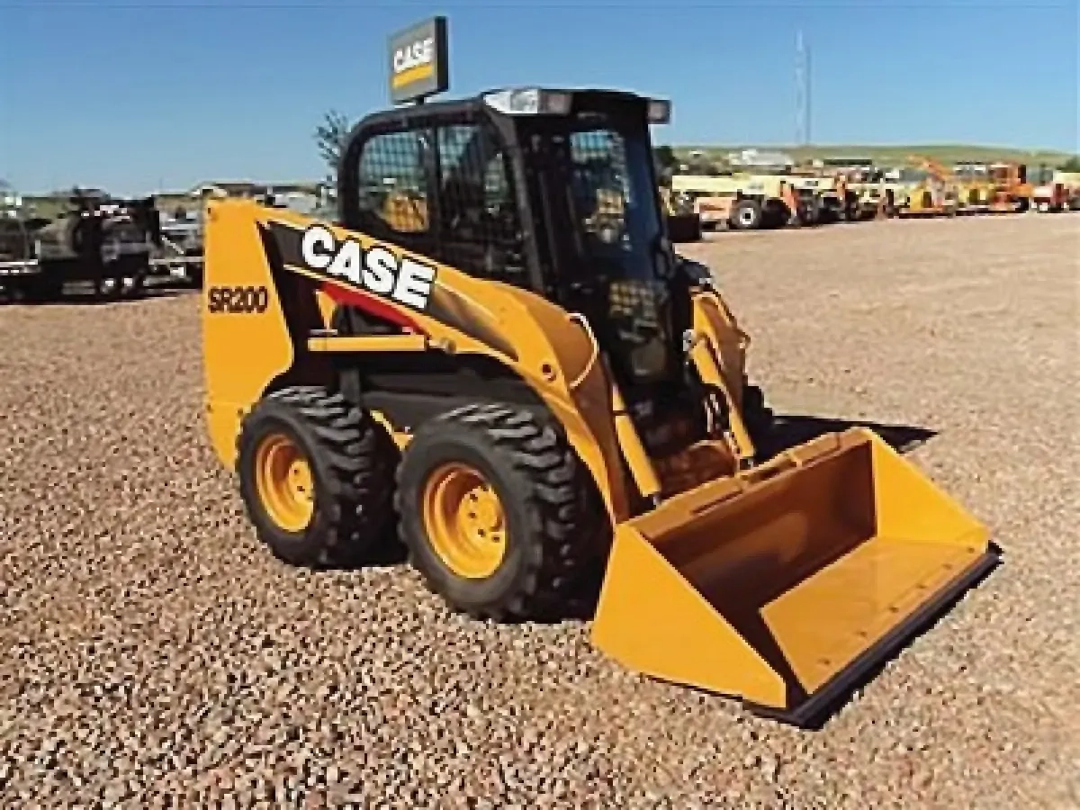 Міні-навантажувач CASE SR200