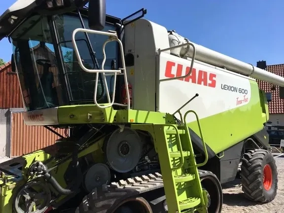 Комбайн Claas LEXION 580. готовий до жнив