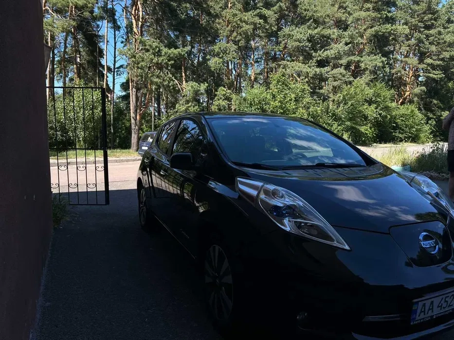 Електромобіль Nissan Leaf — 40 кВт, до 300 км на заряді! 5500 гривень/тиждень