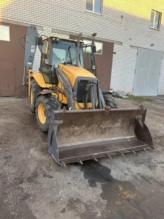 Послуги Екскаватора-навантажувача VOLVO— земляні роботи, копання траншей, планування територій!