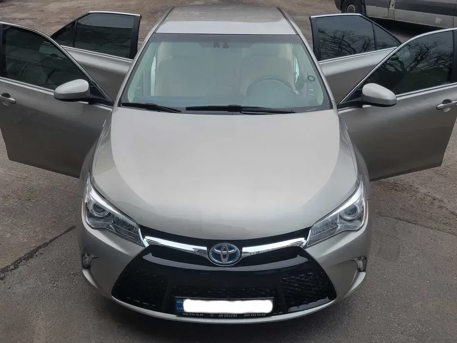 Авто Toyota Camry з водієм на весілля та інші заходи