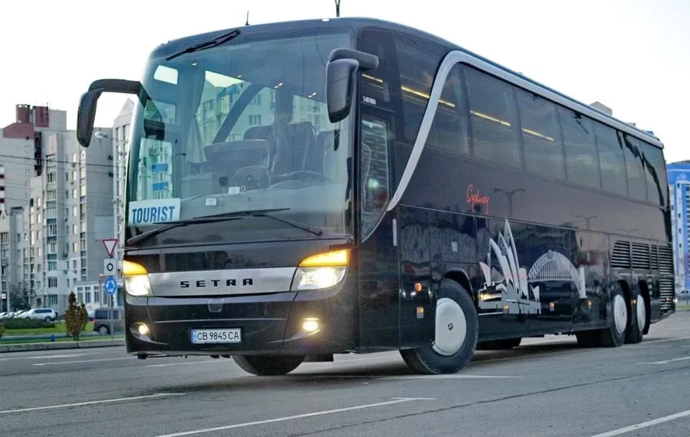 Послуги автобуса 1.5 євро за кілометр