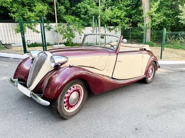 197 Ретро кабріолет на весілля зйомки Fiat Topolino